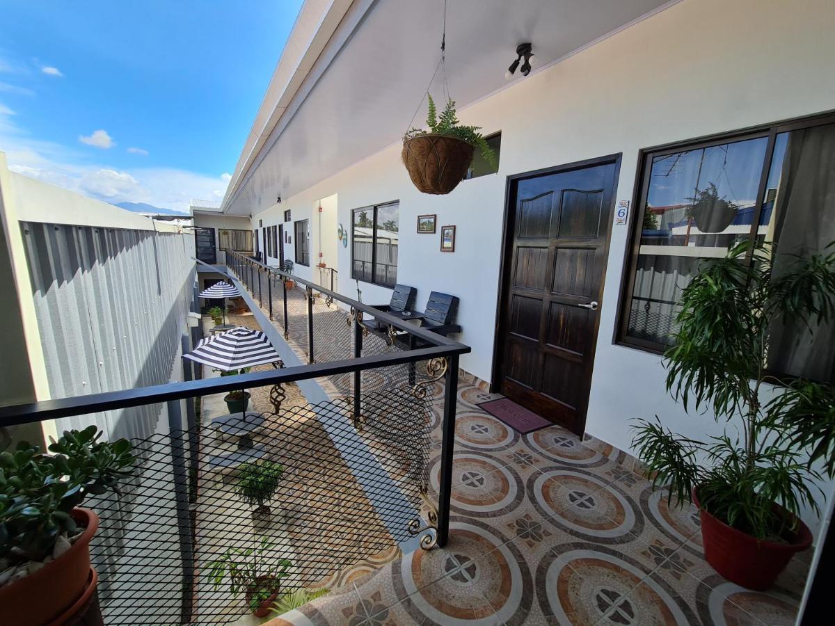 Apartamentos Ave Del Paraiso Alajuela Luaran gambar