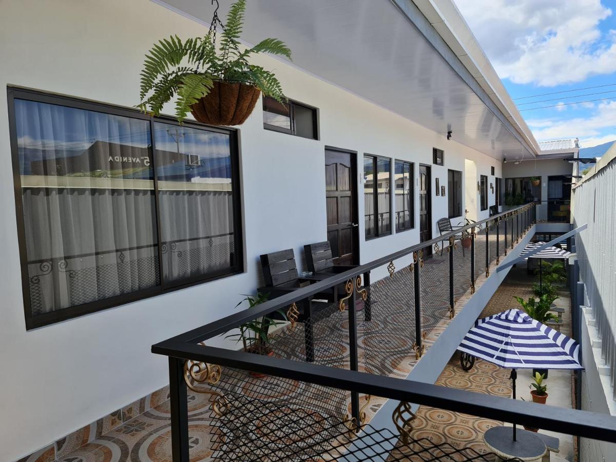 Apartamentos Ave Del Paraiso Alajuela Luaran gambar